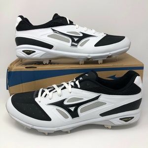 Mizuno Dominant IC Low Metal Baseball Cleats NIB